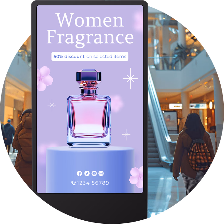 Tela de quiosque de shopping em modo retrato exibindo um anúncio de perfume feminino com 50% de desconto